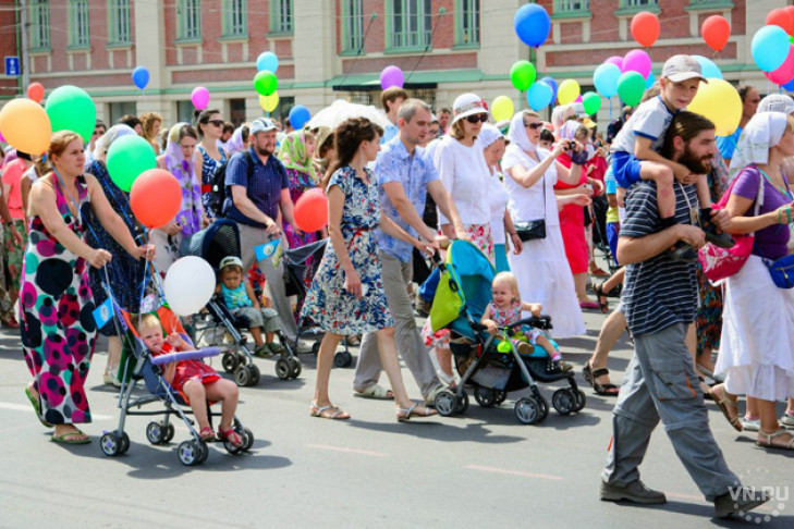 Парад колясок с детьми пройдет 16 июля в Нарымском сквере