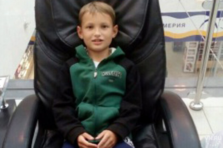 Школьник с триколором на спине пропал в Новосибирске 