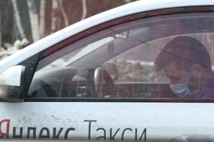 В Новосибирске таксист спас пенсионерку от мошенников