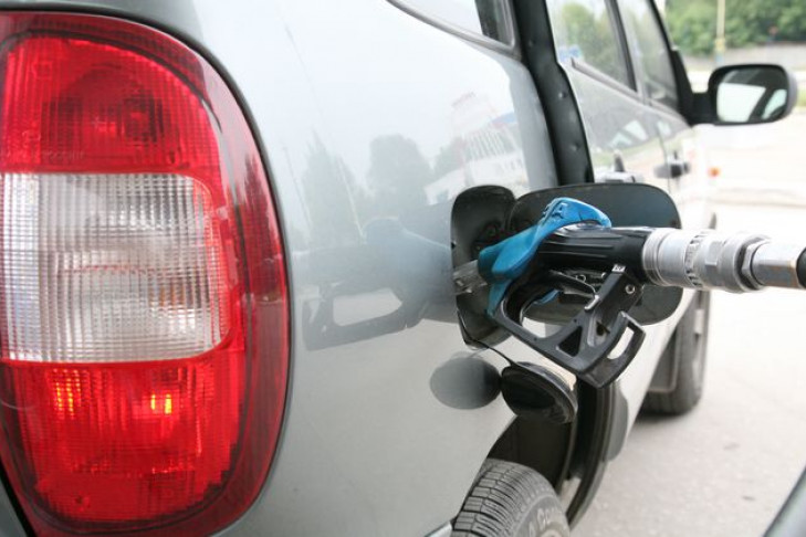 Цены на бензин подскочили в Новосибирске 