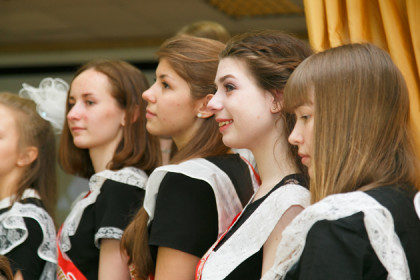 Названы цены на выпускные платья в Новосибирске