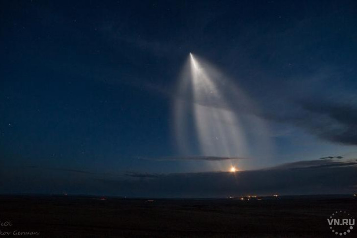 Ракету с космонавтами снял новосибирский астрофотограф