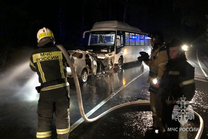 Пожилая пассажирка автобуса получила травмы в ДТП в Новосибирске