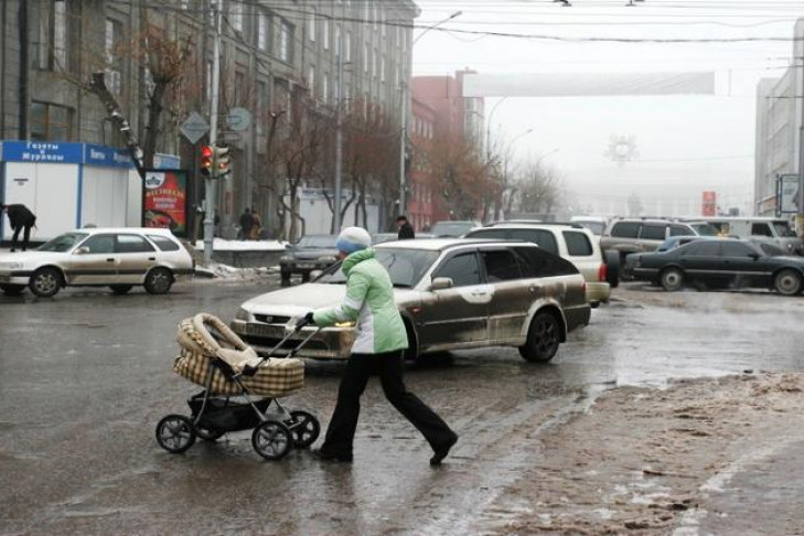 Черным небом встречает астрономическую весну Новосибирск
