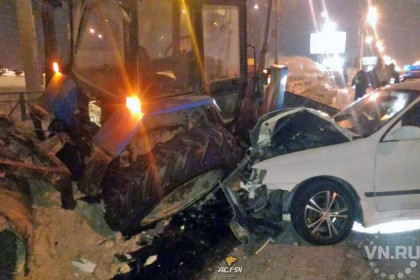 Лихач на «Тойоте» выбил колесо снегоуборочному трактору