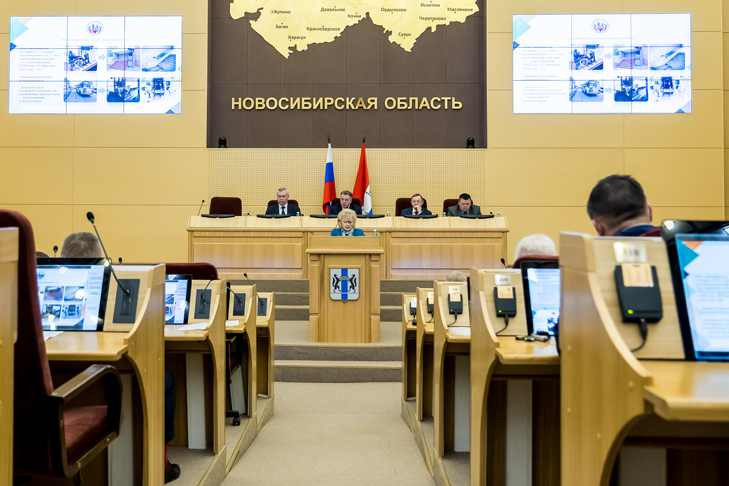 Законодательное Собрание единогласно одобрило в первом чтении поправки в бюджет, предложенные губернатором Андреем Травниковым