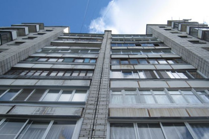 Золотые украшения похитили воры из квартиры в Новосибирске
