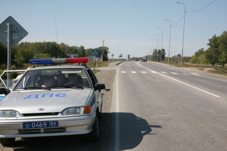Нетрезвая девушка из Толмачево угнала автомобиль подруги  