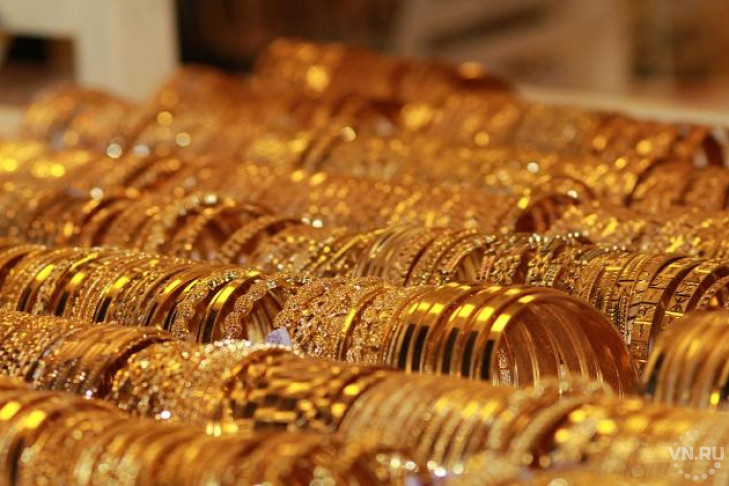 Пропажи 60 золотых браслетов не заметили продавцы