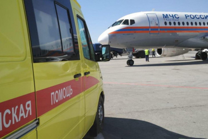 Спецборт МЧС экстренно доставил больного младенца из Новосибирска в Москву