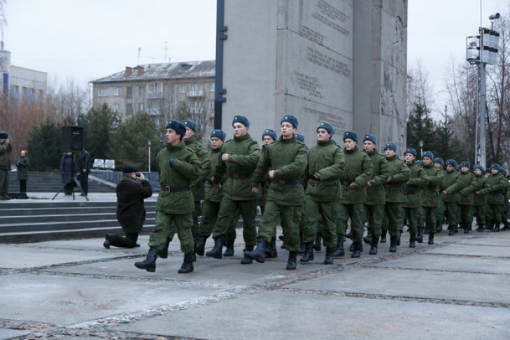 40 женщин пошли в армию в Новосибирской области в 2016 году