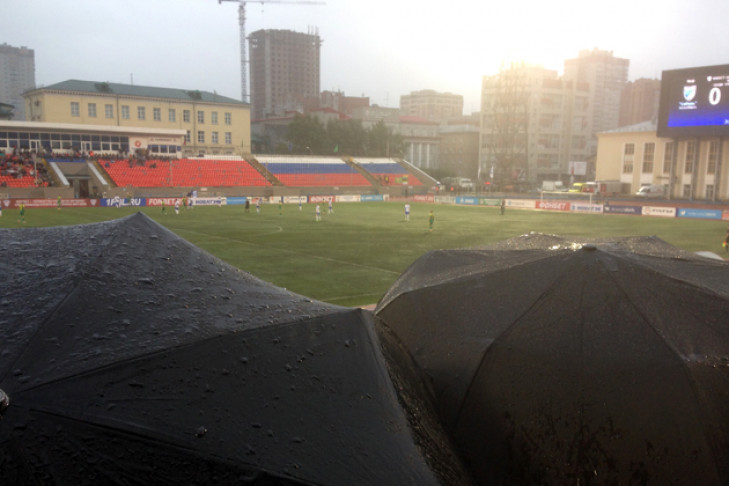 ФК «Сибирь» разгромил «Кубань» под проливным дождем 
