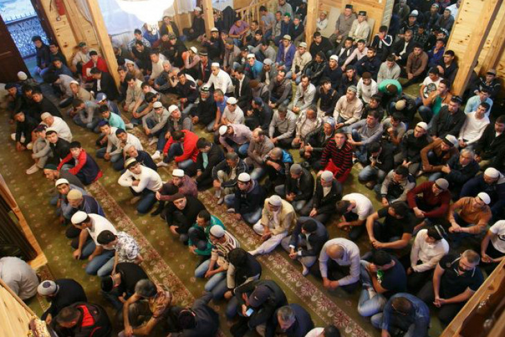 Курбан-байрам собрал 1 сентября тысячи мусульман в мечетях