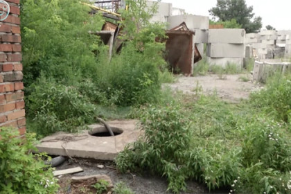 Нечистоты переполнили подвал дома на ул. Фабричной под управлением МУП ЖКХ