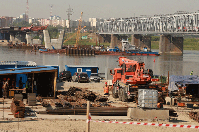 строительство четвертого моста в Новосибирске. Фото Алексея Танюшина