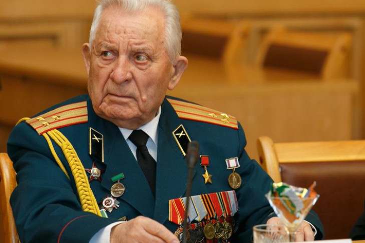 Герой Советского Союза Дмитрий БАКУРОВ: «Я помню всех живыми»
