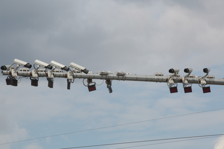 Камеры «Автоурагана» появились на перекрестке возле «Ауры»