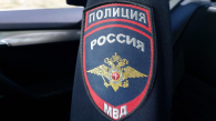 Полиция ищет мужчину, который заварил дверь соседке в Новосибирске