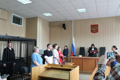 В Новосибирске бывших полицейских оправдали по делу об убийстве Наташи Матюхиной