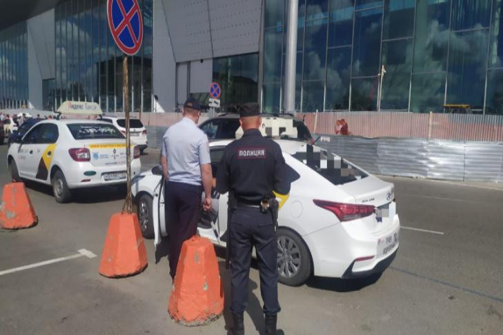 Облаву на таксистов-мигрантов устроили в Новосибирске