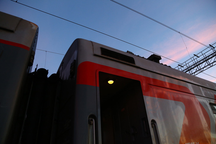 Уборщица получила химические ожоги во время мытья пола в депо Искитима