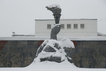Достопримечательности Новосибирска: Сквер героев революции