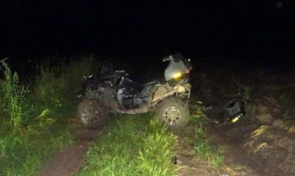 На сельской дороге: 52-летний мужчина перевернулся на квадрацикле и погиб