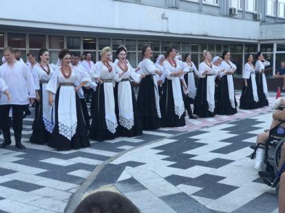 Сибирский народный хор выступил для участников СВО в госпитале Москвы