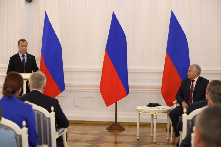 Итоги весенней сессии в Госдуме обсудил Дмитрий Медведев с «Единой Россией»