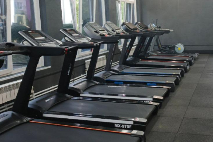 Жителей Новосибирска призвали ходить в спортзал с антисептиком и салфетками