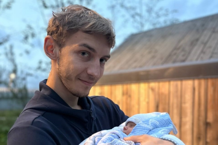 Малыш Герман Ли родился у игрока ПМФК «Сибиряк» в Новосибирске