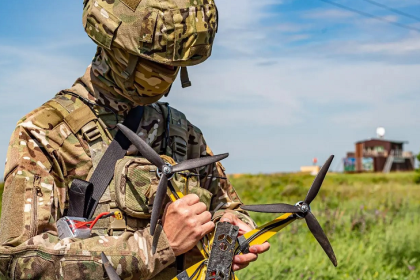 «Служи со СВОими!»: боец из Новосибирска сбил дроны врага и спас товарищей