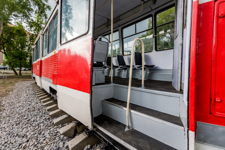 Маршрут 13-го трамвая сократили на пять остановок из-за ремонта путей в Новосибирске