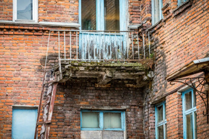 Сорок ветхих и аварийных домов расселят в Новосибирске