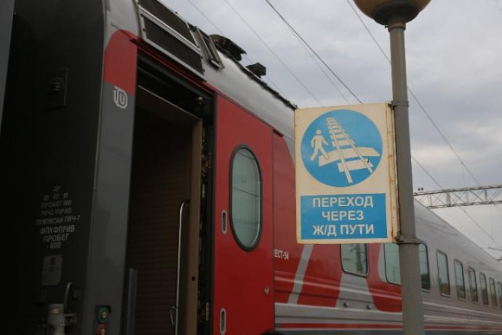 Молодого жителя Кемерово сбил поезд под Новосибирском