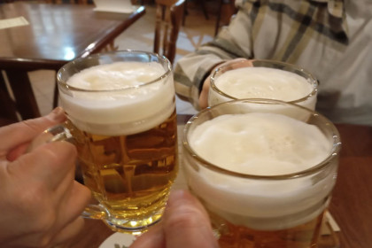 Я б дельфином стал красивым: нелегальный пивной склад накрыли в Новосибирске