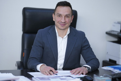 Примите поздравления с наступающим Новым годом и Рождеством!