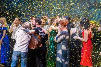 Корпоратив испорчен: тамада получил в нос на вечеринке в Новосибирске