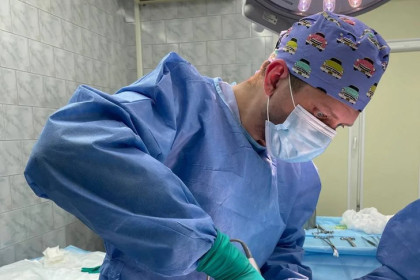 В Новосибирске женщине удалили из желудка опухоль с футбольный мяч