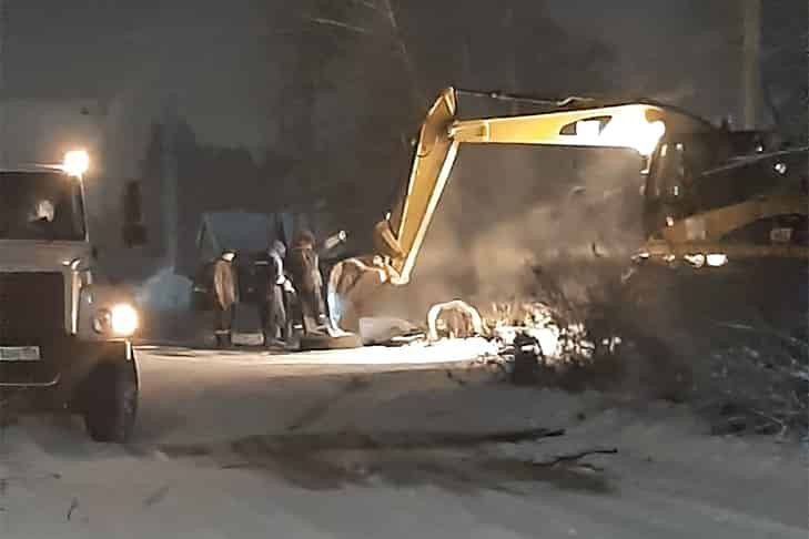 В Новосибирске жители четырех улиц Октябрьского района замерзают в квартирах из-за аварии