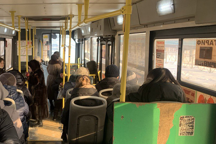 Дело завели на водителя автобуса после гибели пенсионерки в Новосибирске