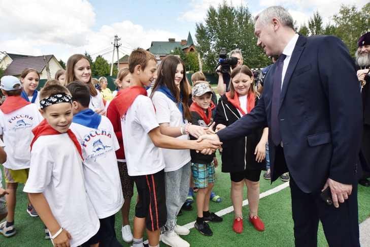 Губернатор Андрей Травников проконтролировал условия летнего отдыха детей