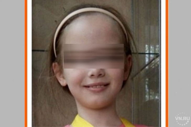 Маленькая девочка бесследно исчезла на детской площадке в Кольцово