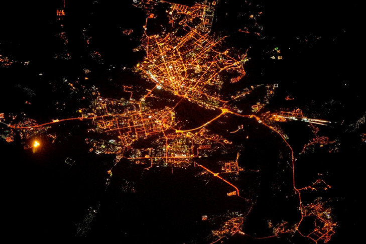 Космонавт Антон Шкаплеров восхитился видом ночного Новосибирска с МКС