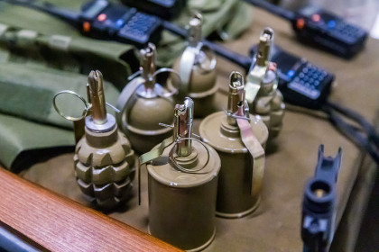 Новосибирец из бригады «Неудержимые» броском гранаты уничтожил пулеметы ВСУ