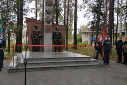 Памятник воинам-героям в поселке Красный яр открыли под Новосибирском