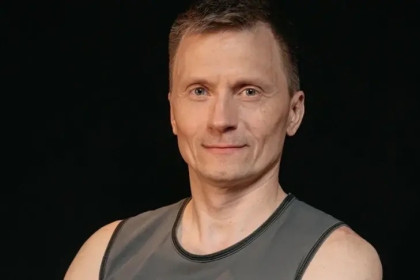 Таксист из Новосибирска Евгений Архипов выбыл из шоу «Титаны»