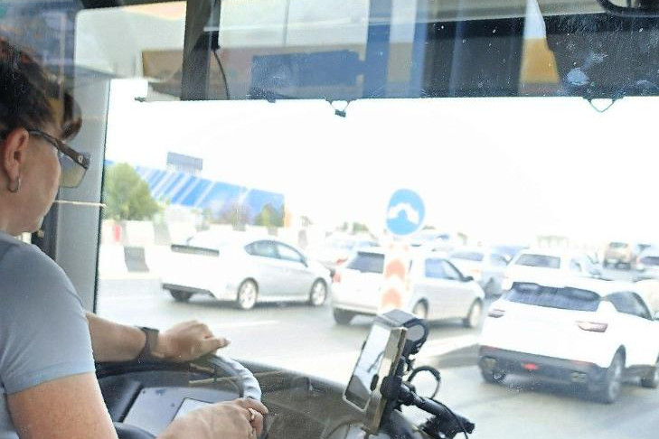 Водителей-женщин общественного транспорта подсчитали в Новосибирске