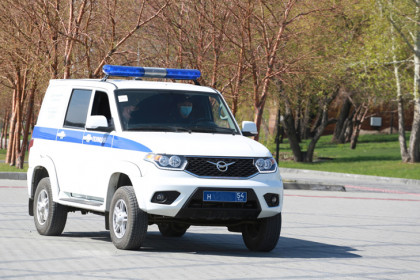 Участников поножовщины в парке Новосибирска доставили в полицию