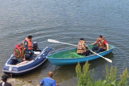 Троих детей от гибели на воде спасли матросы в Искитиме